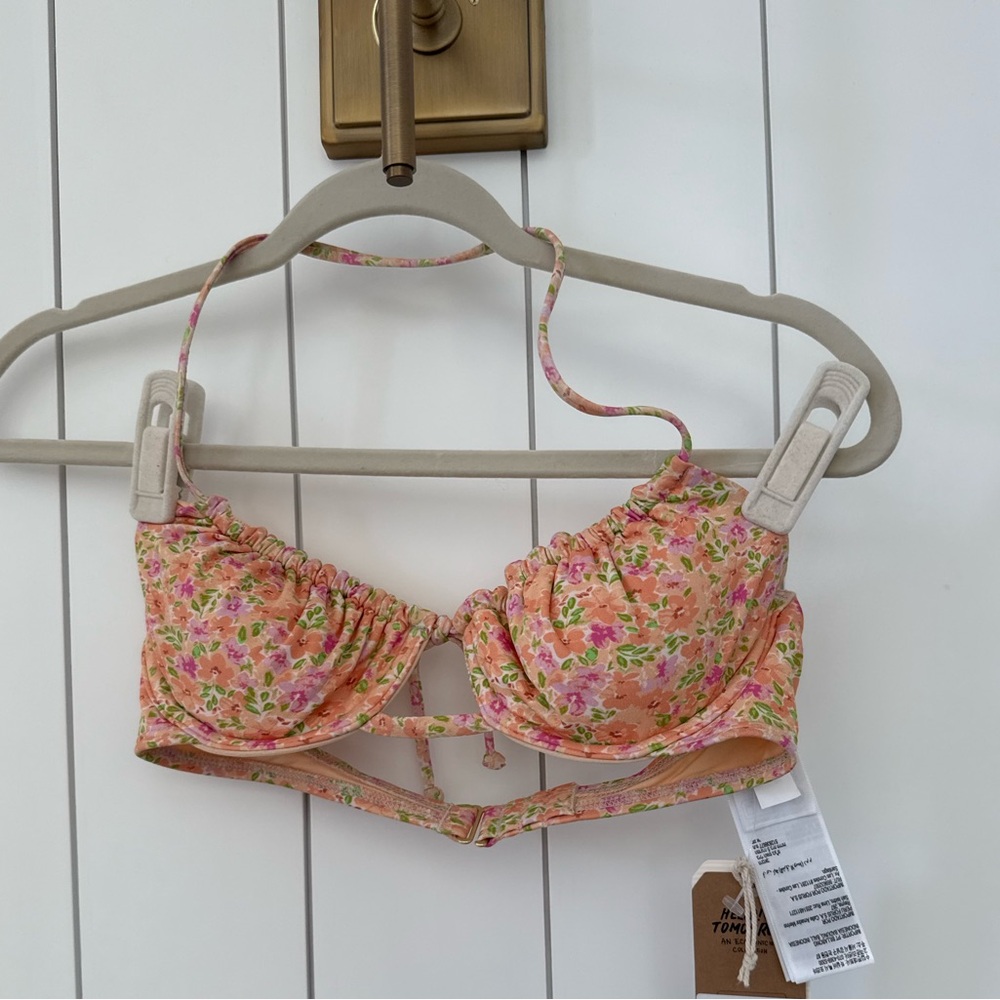 NWT! Billabong Summer Breeze Kayden Underwire Bikini Top in pink floral